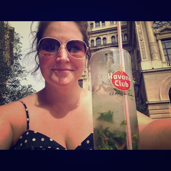 Meet your Posher, Danielle - Picture 1 of 1